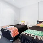 Circle On Cavill Level 33 Ocean Living - Coastal Letting